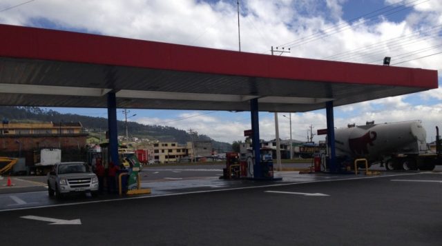 Bensinstasjon i Ecuador