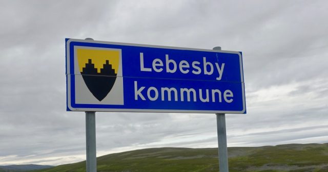 Lebesby kommuneskilt