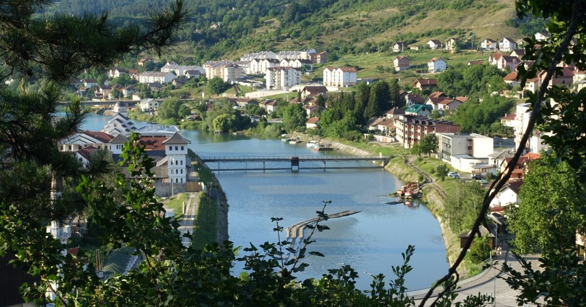 Utsikt i Visegrad i Bosnia-Herzegovina